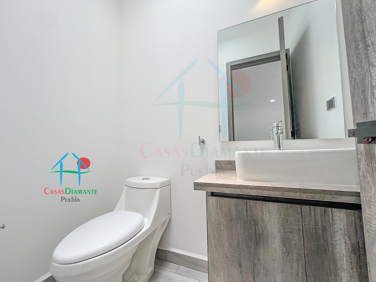 Parque Aguascalientes Casa Lulú - Baño de visitas 1